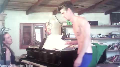 TobeBritta online show from February 13, 6:15 pm