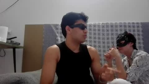 Snapshot of twoheartsonesoul_ chatting on June 23, 7:39 am twoheartsonesoul_ online show from June 23, 7:39 am