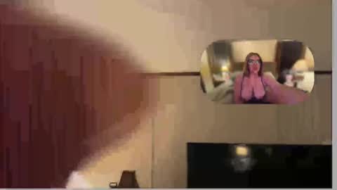 Snapshot of twosmallholes42 chatting on March 3, 5:35 am twosmallholes42 online show from March 3, 5:35 am