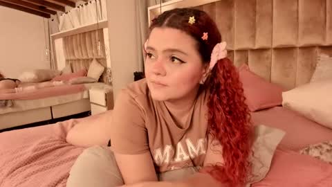 Twiggy online show from February 21, 1:00 am