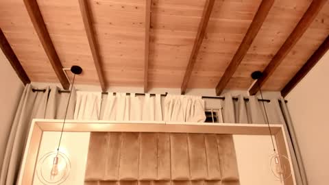 Twiggy online show from March 1, 12:17 am