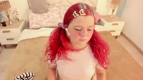 Twiggy online show from September 11, 8:09 pm