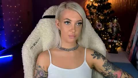 Miley online show from January 10, 1:02 pm