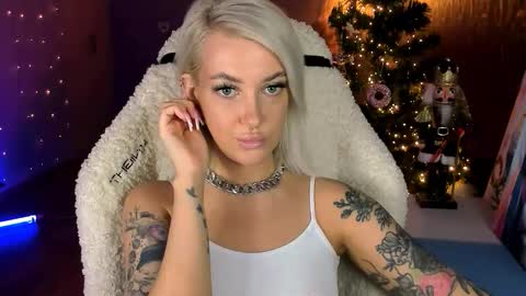 Miley online show from January 12, 11:59 am