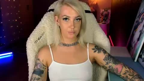Snapshot of tykioty_miley chatting on July 12, 3:03 pm Miley online show from July 12, 3:03 pm