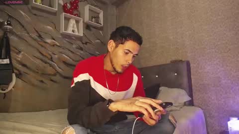 tyl3r_coop3r online show from February 14, 3:47 am