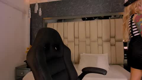  TYLA  online show from October 14, 3:40 am