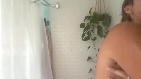 Snapshot of tylababyy chatting on October 27, 4:11 pm tylababyy online show from October 27, 4:11 pm