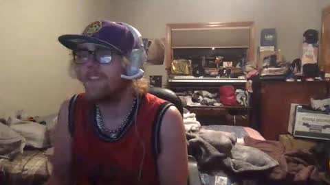 tylahfae online show from December 9, 6:01 am