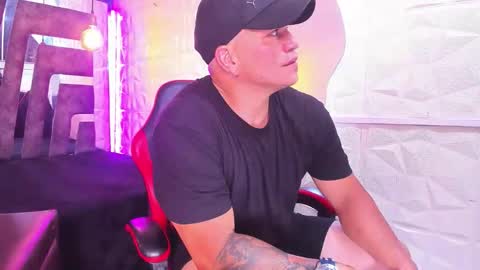 Snapshot of tyleer_scot chatting on March 21, 7:28 pm Tyleer Scot online show from March 21, 7:28 pm