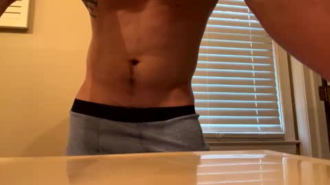 Snapshot of tyler8954 chatting on April 3, 8:40 pm tyler8954 online show from April 3, 8:40 pm