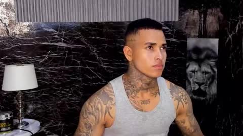 tyler_bell_ online show from May 27, 3:14 am