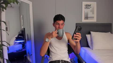 Tyler Fox online show from October 12, 8:41 pm