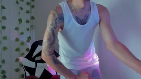 Snapshot of tyler_garcia_ chatting on February 5, 2:59 pm Tyler Garcia online show from February 5, 2:59 pm