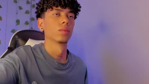 Snapshot of tyler_garcia_ chatting on February 18, 2:59 am Tyler Garcia online show from February 18, 2:59 am