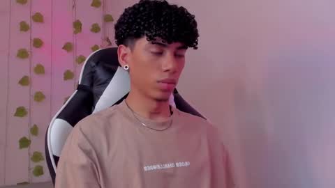 Snapshot of tyler_garcia_ chatting on February 20, 3:41 pm Tyler Garcia online show from February 20, 3:41 pm