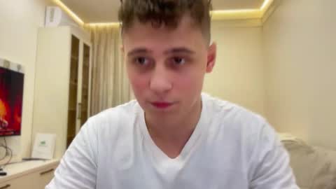 tyler_garrner online show from November 8, 3:45 pm