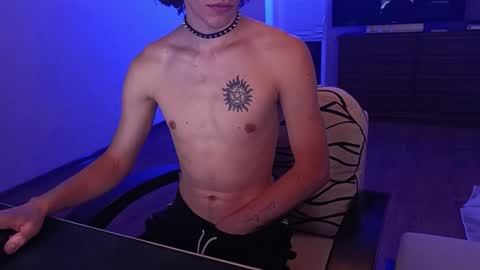 Snapshot of tyler_hack chatting on October 10, 6:51 pm Tyler and Chris online show from October 10, 6:51 pm