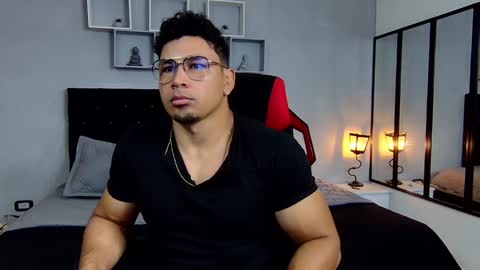 tyler_hank1 online show from January 10, 11:11 am