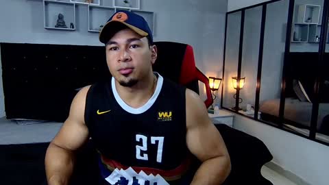 tyler_hank1 online show from January 25, 11:22 pm