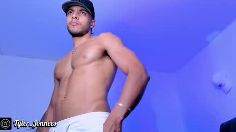 Tyler online show from October 20, 10:32 pm