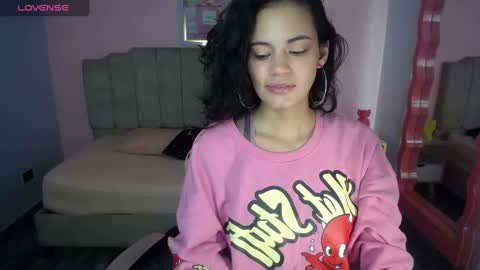 Snapshot of tyna_ch chatting on December 19, 10:42 pm TYNA online show from December 19, 10:42 pm