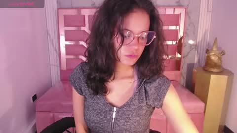 Snapshot of tyna_ch chatting on January 13, 5:44 pm TYNA online show from January 13, 5:44 pm