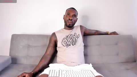 Snapshot of tyron_rulers chatting on February 28, 8:50 pm Dvid Rullers online show from February 28, 8:50 pm