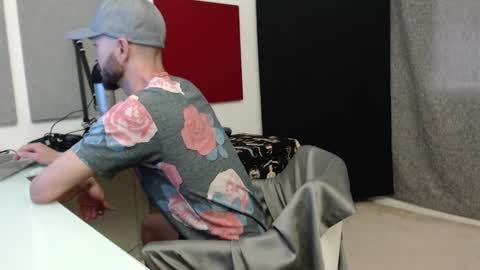 Tyrone Mattias online show from February 15, 11:14 pm