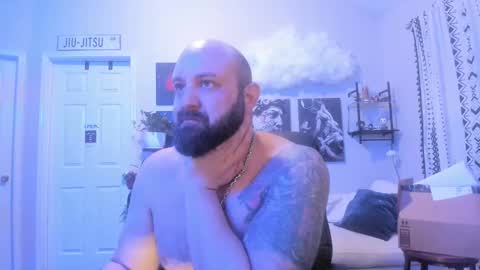 Snapshot of ugly_viking chatting on December 12, 1:10 am Ugly Viking online show from December 12, 1:10 am