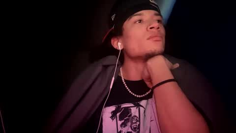 Snapshot of uhdummy chatting on January 22, 6:31 pm snap mixedaddyx ig drexdummy online show from January 22, 6:31 pm