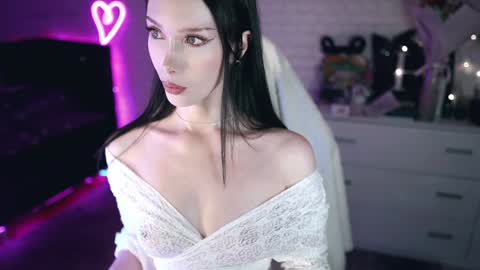 Snapshot of uindi chatting on January 10, 10:39 am Izzy online show from January 10, 10:39 am