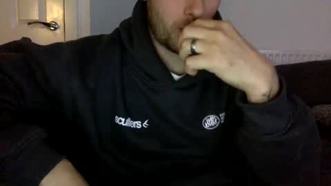 Snapshot of ukboy08x chatting on April 28, 6:57 pm ukboy08x online show from April 28, 6:57 pm