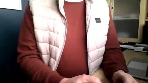 Snapshot of ukshowall chatting on March 12, 11:20 am mark online show from March 12, 11:20 am