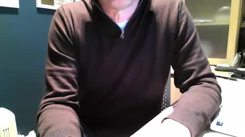 Snapshot of ukshowall chatting on February 23, 6:05 pm mark online show from February 23, 6:05 pm