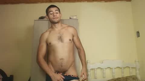 Snapshot of uliseshot450305 chatting on February 25, 12:14 am Ulises Gomez online show from February 25, 12:14 am