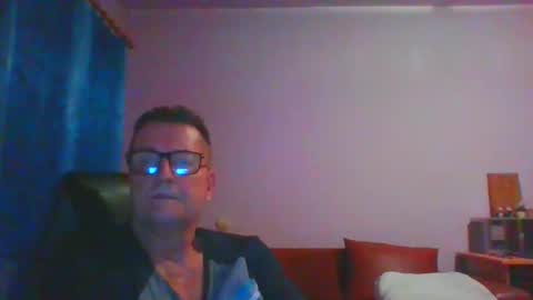 ulmeni4 online show from December 7, 6:59 pm