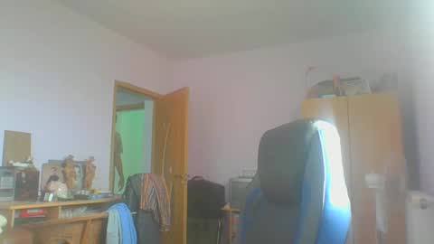 Snapshot of ulmeni7 chatting on October 25, 10:12 am ulmeni7 online show from October 25, 10:12 am