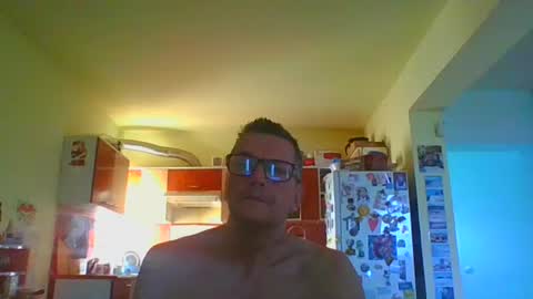 Snapshot of ulmeni7 chatting on June 24, 4:11 am ulmeni7 online show from June 24, 4:11 am