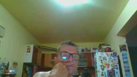 Snapshot of ulmeni7 chatting on June 26, 2:05 am ulmeni7 online show from June 26, 2:05 am