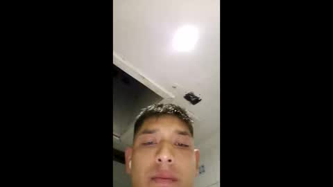 ulosdeabajo04 online show from May 31, 3:58 am