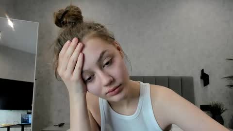 Melena online show from November 18, 1:00 am