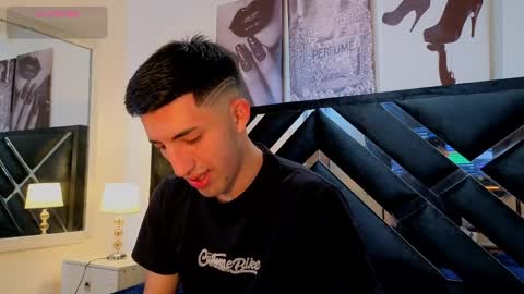 un_sluttyy online show from April 10, 11:15 am