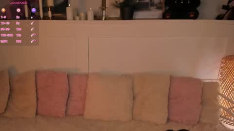 Snapshot of una_medisson chatting on April 28, 9:36 am Una online show from April 28, 9:36 am