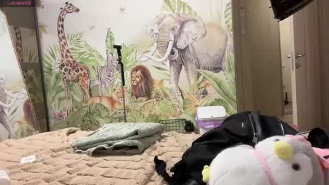 unarks online show from December 3, 8:40 pm