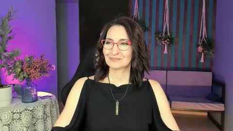 Snapshot of unatera chatting on October 11, 5:17 am UnaTera online show from October 11, 5:17 am
