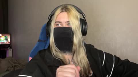 unaxyling online show from February 22, 11:25 pm