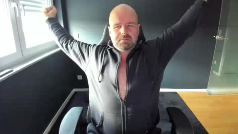 Snapshot of uncle_bear chatting on October 30, 9:44 am Uncle Bear online show from October 30, 9:44 am