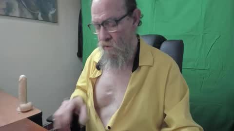 Snapshot of uncle_hottiecb chatting on March 9, 5:39 pm Uncle Hottie online show from March 9, 5:39 pm