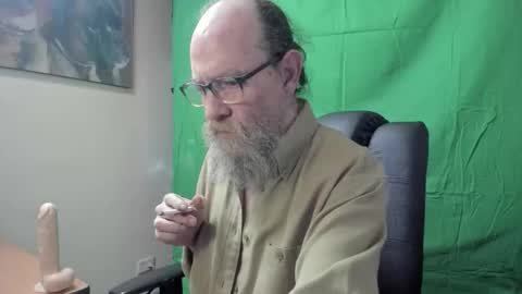 Snapshot of uncle_hottiecb chatting on March 14, 4:34 pm Uncle Hottie online show from March 14, 4:34 pm